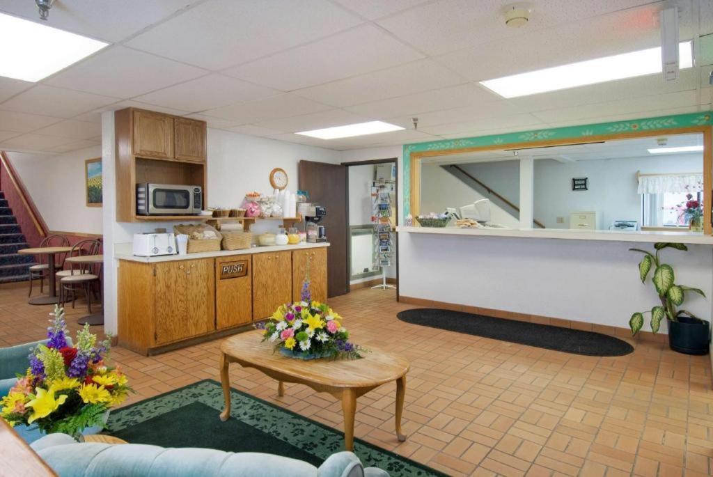 Americas Best Value Inn Торрингтон Экстерьер фото